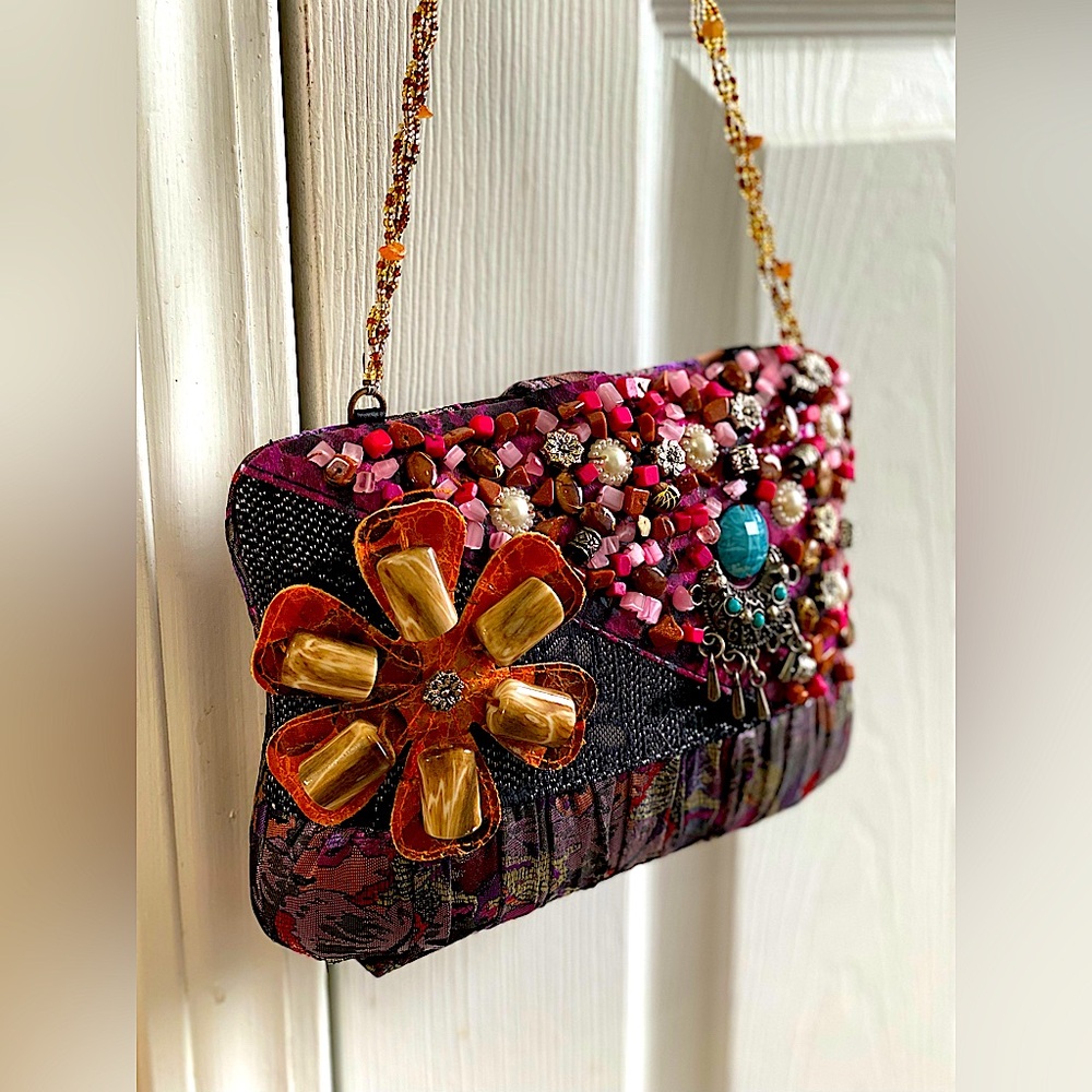 Beautiful BOHO beaded vintage minis purse 8 inch by 6 inch beautiful floral